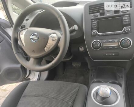 Серый Ниссан Лиф, объемом двигателя 0 л и пробегом 61 тыс. км за 8000 $, фото 16 на Automoto.ua