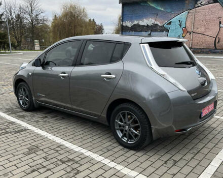Серый Ниссан Лиф, объемом двигателя 0 л и пробегом 92 тыс. км за 8600 $, фото 8 на Automoto.ua