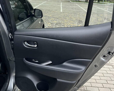 Серый Ниссан Лиф, объемом двигателя 0 л и пробегом 92 тыс. км за 8600 $, фото 52 на Automoto.ua