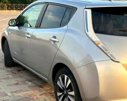 Серый Ниссан Лиф, объемом двигателя 80 л и пробегом 115 тыс. км за 8700 $, фото 4 на Automoto.ua