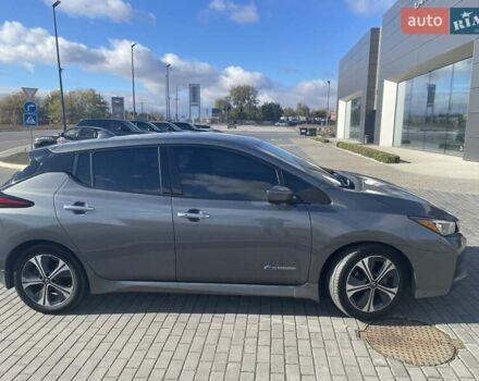 Серый Ниссан Лиф, объемом двигателя 0 л и пробегом 144 тыс. км за 12500 $, фото 3 на Automoto.ua