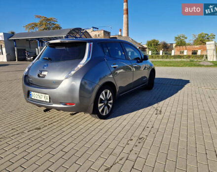 Серый Ниссан Лиф, объемом двигателя 0 л и пробегом 88 тыс. км за 12500 $, фото 3 на Automoto.ua