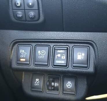 Серый Ниссан Лиф, объемом двигателя 0 л и пробегом 108 тыс. км за 8700 $, фото 22 на Automoto.ua