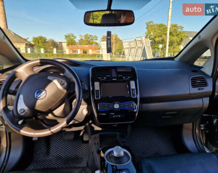 Серый Ниссан Лиф, объемом двигателя 0 л и пробегом 88 тыс. км за 12500 $, фото 18 на Automoto.ua