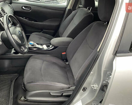 Серый Ниссан Лиф, объемом двигателя 0 л и пробегом 106 тыс. км за 8500 $, фото 49 на Automoto.ua