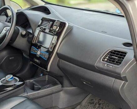 Сірий Ніссан Ліф, об'ємом двигуна 0 л та пробігом 86 тис. км за 8500 $, фото 29 на Automoto.ua