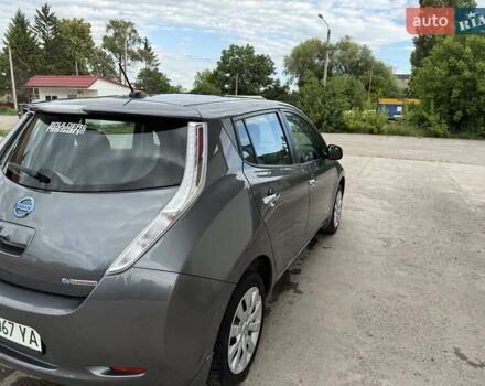 Серый Ниссан Лиф, объемом двигателя 0 л и пробегом 96 тыс. км за 9000 $, фото 5 на Automoto.ua