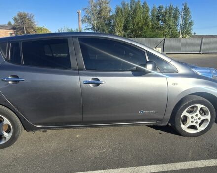 Серый Ниссан Лиф, объемом двигателя 0 л и пробегом 108 тыс. км за 8300 $, фото 3 на Automoto.ua