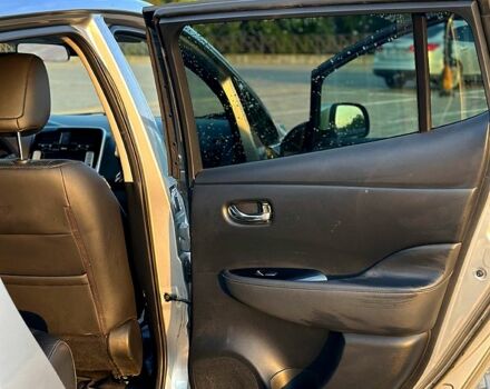 Серый Ниссан Лиф, объемом двигателя 80 л и пробегом 115 тыс. км за 8700 $, фото 8 на Automoto.ua