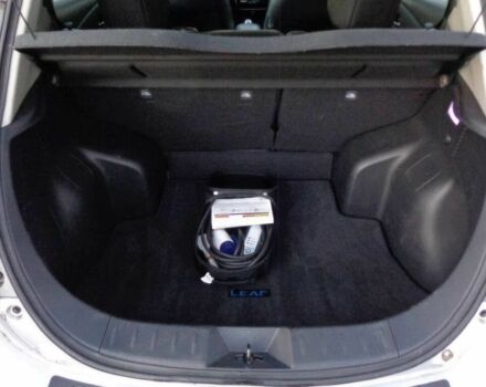 Серый Ниссан Лиф, объемом двигателя 0 л и пробегом 56 тыс. км за 7000 $, фото 10 на Automoto.ua