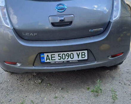 Серый Ниссан Лиф, объемом двигателя 0 л и пробегом 105 тыс. км за 8500 $, фото 18 на Automoto.ua