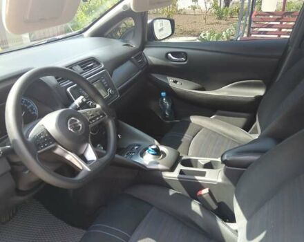 Сірий Ніссан Ліф, об'ємом двигуна 0 л та пробігом 61 тис. км за 18000 $, фото 2 на Automoto.ua