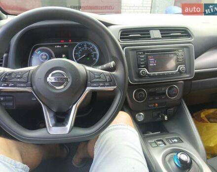 Сірий Ніссан Ліф, об'ємом двигуна 0 л та пробігом 61 тис. км за 18000 $, фото 3 на Automoto.ua