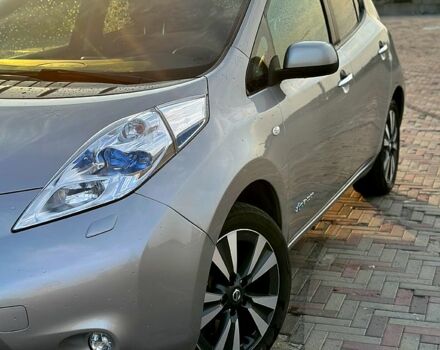 Серый Ниссан Лиф, объемом двигателя 80 л и пробегом 115 тыс. км за 8700 $, фото 2 на Automoto.ua