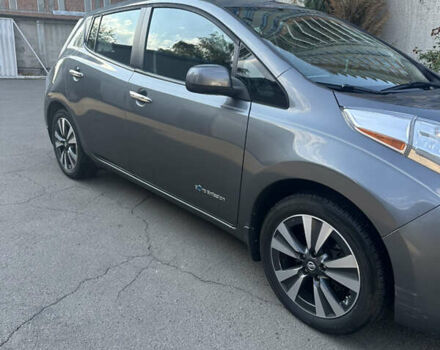 Серый Ниссан Лиф, объемом двигателя 0 л и пробегом 105 тыс. км за 8500 $, фото 3 на Automoto.ua