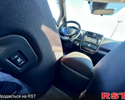 Сірий Ніссан Ліф, об'ємом двигуна 80 л та пробігом 95 тис. км за 9000 $, фото 6 на Automoto.ua