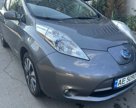 Серый Ниссан Лиф, объемом двигателя 0 л и пробегом 105 тыс. км за 8500 $, фото 2 на Automoto.ua