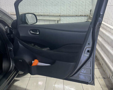 Серый Ниссан Лиф, объемом двигателя 0 л и пробегом 105 тыс. км за 8500 $, фото 11 на Automoto.ua