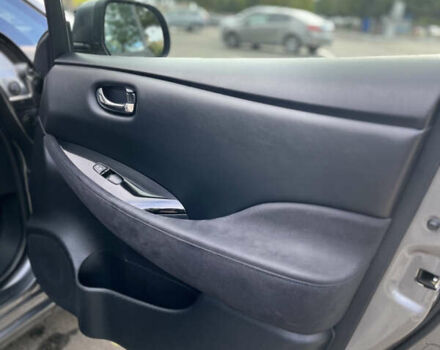 Сірий Ніссан Ліф, об'ємом двигуна 0 л та пробігом 125 тис. км за 6900 $, фото 19 на Automoto.ua