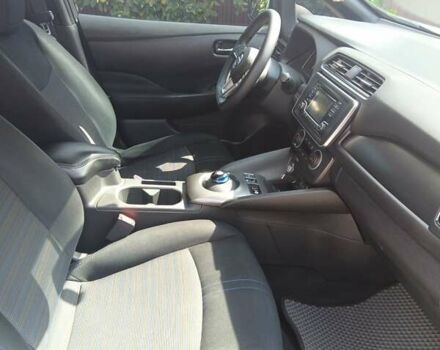 Сірий Ніссан Ліф, об'ємом двигуна 0 л та пробігом 61 тис. км за 18000 $, фото 5 на Automoto.ua