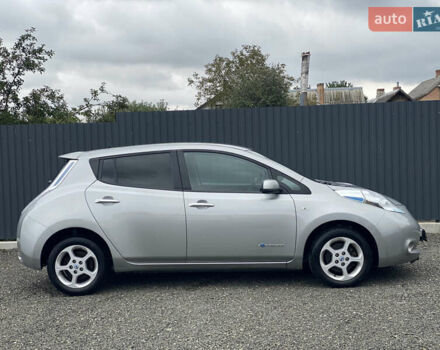 Серый Ниссан Лиф, объемом двигателя 0 л и пробегом 106 тыс. км за 8500 $, фото 31 на Automoto.ua