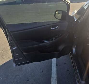 Серый Ниссан Лиф, объемом двигателя 0 л и пробегом 108 тыс. км за 8700 $, фото 3 на Automoto.ua