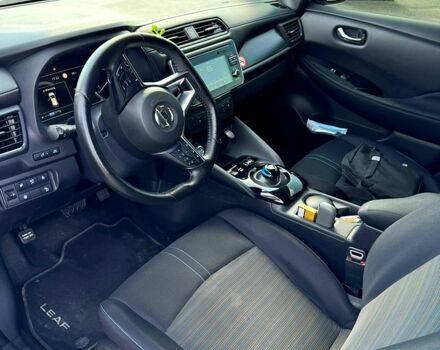 Серый Ниссан Лиф, объемом двигателя 0 л и пробегом 180 тыс. км за 14250 $, фото 4 на Automoto.ua