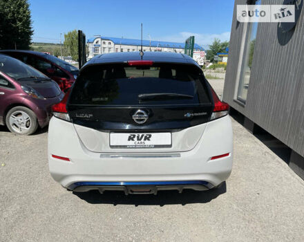 Серый Ниссан Лиф, объемом двигателя 0 л и пробегом 110 тыс. км за 13300 $, фото 12 на Automoto.ua