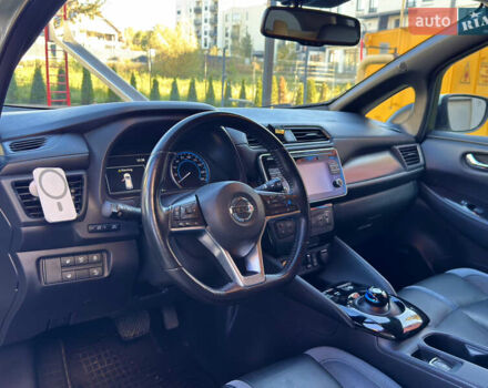 Серый Ниссан Лиф, объемом двигателя 0 л и пробегом 132 тыс. км за 12400 $, фото 13 на Automoto.ua