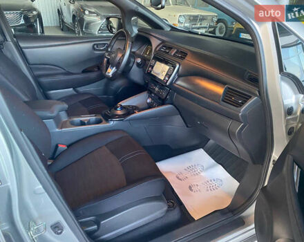 Серый Ниссан Лиф, объемом двигателя 0 л и пробегом 43 тыс. км за 12999 $, фото 9 на Automoto.ua