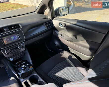 Серый Ниссан Лиф, объемом двигателя 0 л и пробегом 88 тыс. км за 11900 $, фото 16 на Automoto.ua