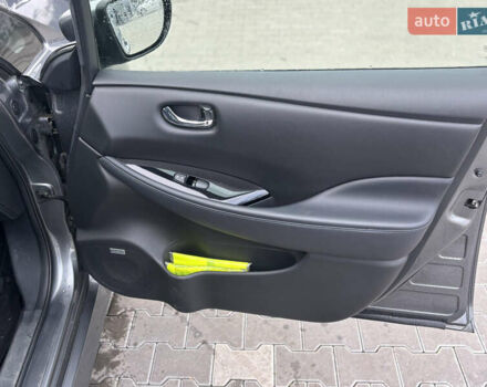 Сірий Ніссан Ліф, об'ємом двигуна 0 л та пробігом 152 тис. км за 11950 $, фото 46 на Automoto.ua