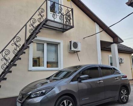 Серый Ниссан Лиф, объемом двигателя 0 л и пробегом 117 тыс. км за 12500 $, фото 2 на Automoto.ua