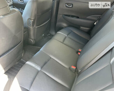 Серый Ниссан Лиф, объемом двигателя 0 л и пробегом 110 тыс. км за 13300 $, фото 21 на Automoto.ua