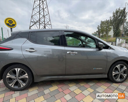 Сірий Ніссан Ліф, об'ємом двигуна 40 л та пробігом 70 тис. км за 14500 $, фото 5 на Automoto.ua