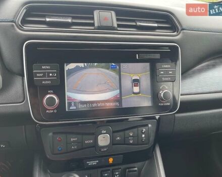 Серый Ниссан Лиф, объемом двигателя 0 л и пробегом 102 тыс. км за 13200 $, фото 21 на Automoto.ua