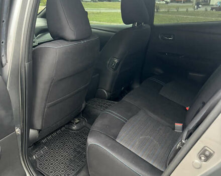 Серый Ниссан Лиф, объемом двигателя 0 л и пробегом 105 тыс. км за 12500 $, фото 4 на Automoto.ua