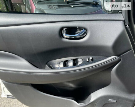 Серый Ниссан Лиф, объемом двигателя 0 л и пробегом 110 тыс. км за 13300 $, фото 27 на Automoto.ua