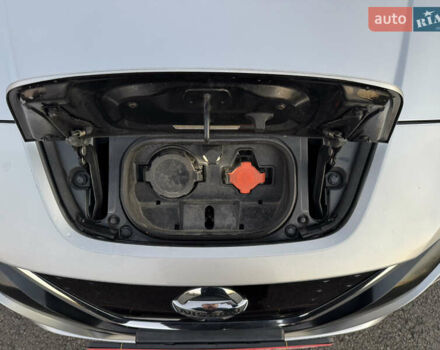 Серый Ниссан Лиф, объемом двигателя 0 л и пробегом 150 тыс. км за 10800 $, фото 34 на Automoto.ua