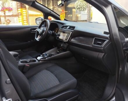 Сірий Ніссан Ліф, об'ємом двигуна 0 л та пробігом 138 тис. км за 11500 $, фото 9 на Automoto.ua