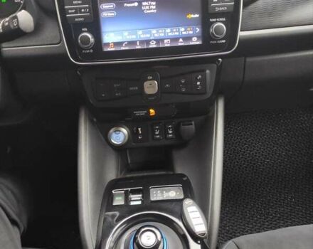 Серый Ниссан Лиф, объемом двигателя 0 л и пробегом 126 тыс. км за 12200 $, фото 28 на Automoto.ua