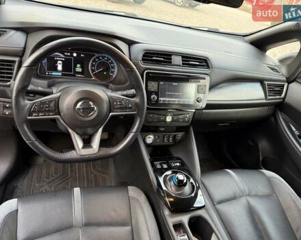 Серый Ниссан Лиф, объемом двигателя 0 л и пробегом 127 тыс. км за 12400 $, фото 20 на Automoto.ua