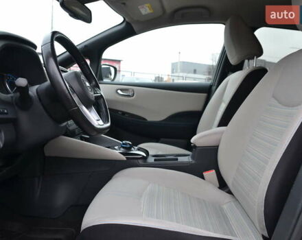 Серый Ниссан Лиф, объемом двигателя 0 л и пробегом 109 тыс. км за 12999 $, фото 15 на Automoto.ua