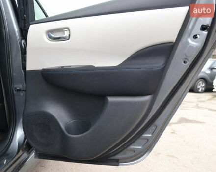 Серый Ниссан Лиф, объемом двигателя 0 л и пробегом 109 тыс. км за 12999 $, фото 23 на Automoto.ua