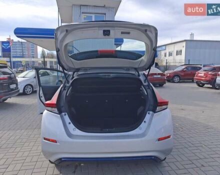 Серый Ниссан Лиф, объемом двигателя 0 л и пробегом 60 тыс. км за 14300 $, фото 10 на Automoto.ua