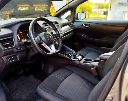 Серый Ниссан Лиф, объемом двигателя 0.11 л и пробегом 139 тыс. км за 12500 $, фото 4 на Automoto.ua