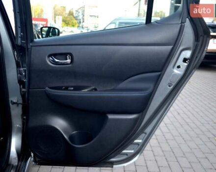 Сірий Ніссан Ліф, об'ємом двигуна 0 л та пробігом 119 тис. км за 12300 $, фото 152 на Automoto.ua