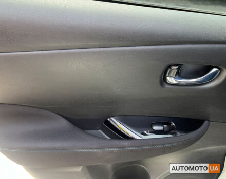 Серый Ниссан Лиф, объемом двигателя 40 л и пробегом 180 тыс. км за 14800 $, фото 22 на Automoto.ua