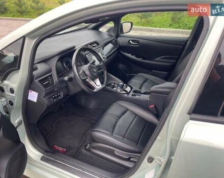 Серый Ниссан Лиф, объемом двигателя 0 л и пробегом 102 тыс. км за 13200 $, фото 17 на Automoto.ua