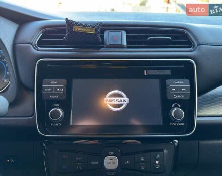 Серый Ниссан Лиф, объемом двигателя 0 л и пробегом 125 тыс. км за 12400 $, фото 19 на Automoto.ua